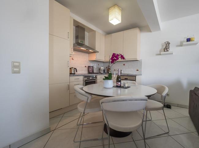 Luxury Penthouse Apartment With 3 Balconies -2 Bedrooms -Petrus View & Parking Luxemburgo Exterior foto