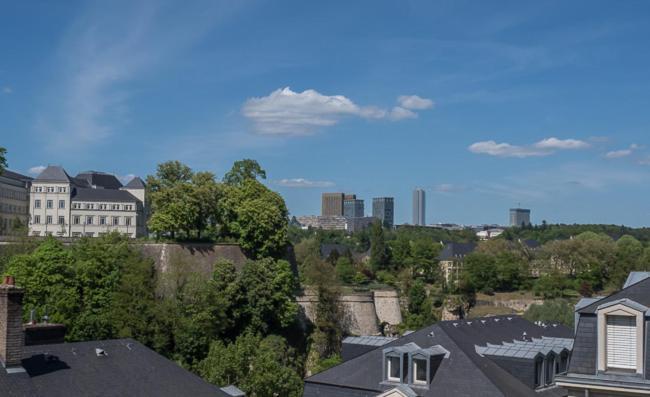 Luxury Penthouse Apartment With 3 Balconies -2 Bedrooms -Petrus View & Parking Luxemburgo Exterior foto