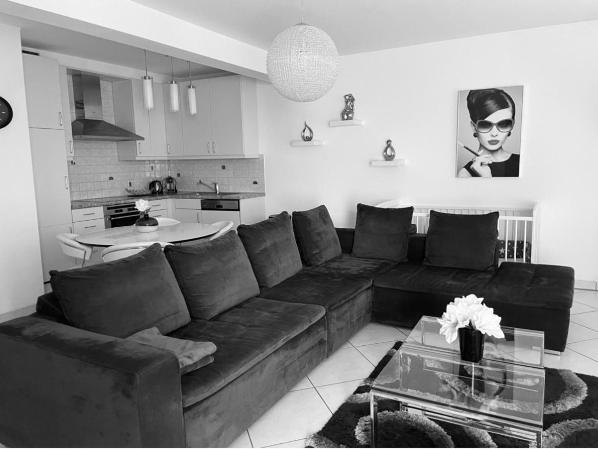 Luxury Penthouse Apartment With 3 Balconies -2 Bedrooms -Petrus View & Parking Luxemburgo Exterior foto